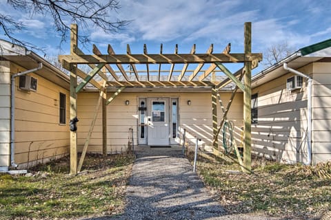 Long Lake Vacation Rental | 1BR | 1BA | 500 Sq Ft | Step-Free Access