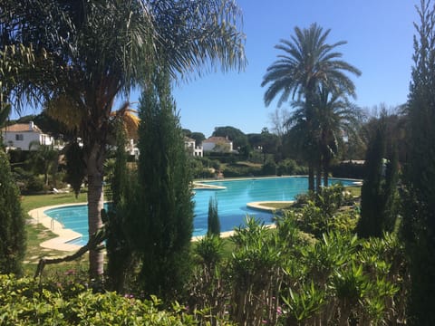 Benamara's huge pool and park - 100m