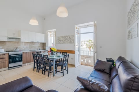 Fully Equipped Kitchen / Living / Dining.