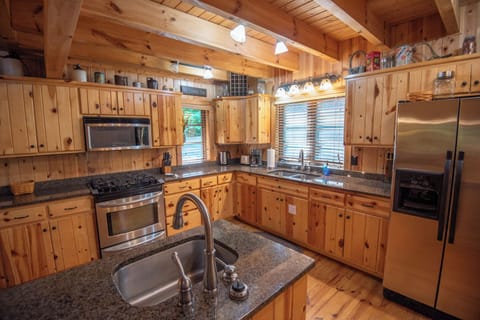 Fully stocked kitchen...