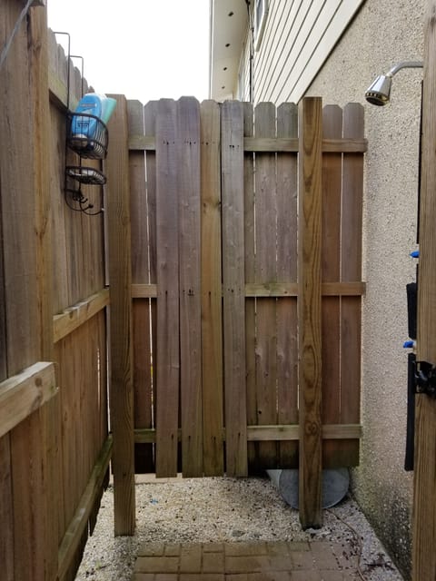 Outdoor Shower with Hot and Cold Water 