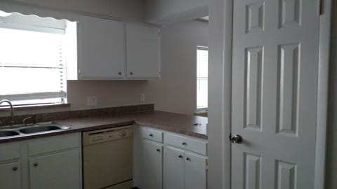 Fully Furnished Open Kitchen