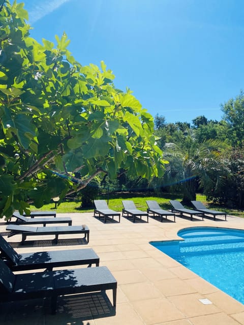 Plenty of sun-loungers & parasols