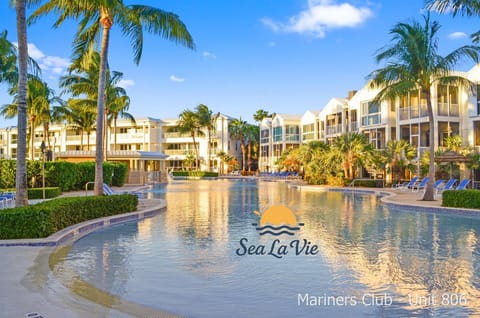 Sea La Vie! Life is Better By The Sea...