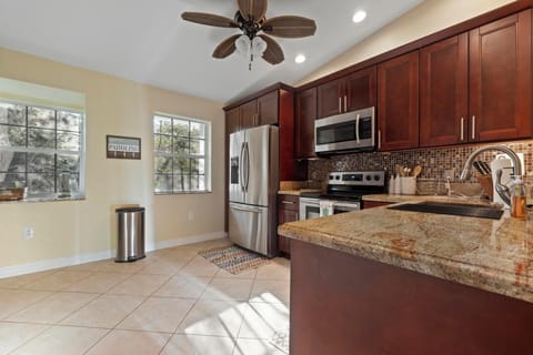 Our lovely Kitchen. Fully equipped! cleaning supplies provided