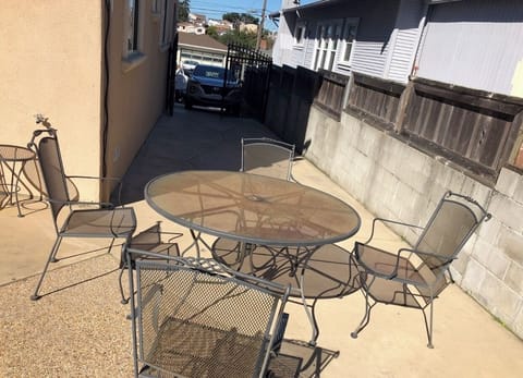 backyard patio table and chairs