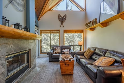 Living area: Smart TV