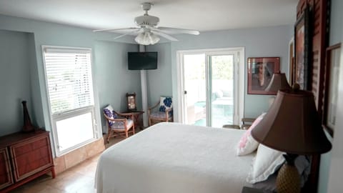 Pineapple Suite: Master bedroom with adjoining private deck.