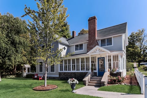 Front yard relax, play badminton, sip wine, picnic on Leland Village Green