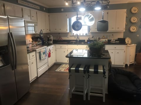 Nautical themed kitchen and breakfast room. Very well provisioned. Alexa enabled