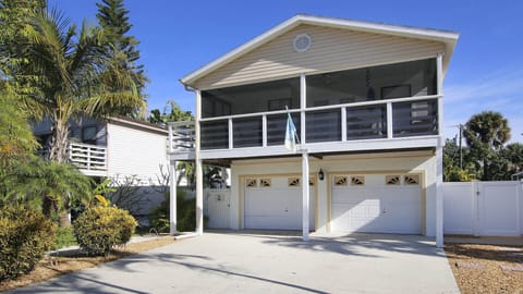 Blue Skies await you at Palmetto Sea Breeze