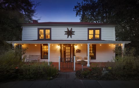 Casa La Paloma is just steps from the Sonoma Plaza