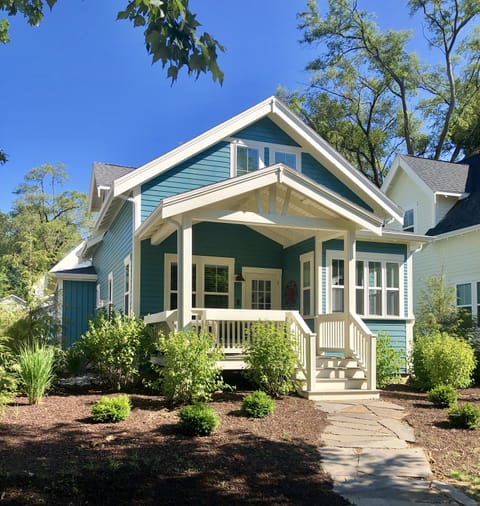 Welcome home!! Just take the path past a couple Cottages to the pool. May-Sept