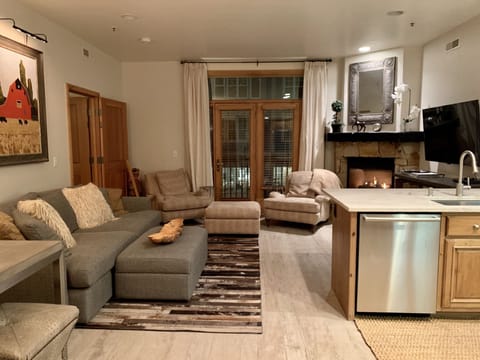 Comfortable redecorated Great Room