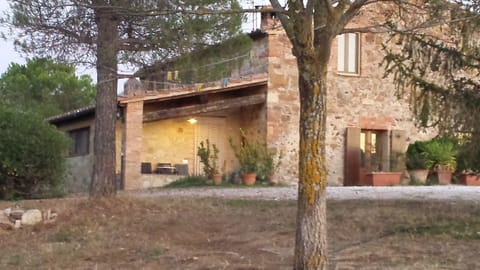 apartment wiew from courtyard