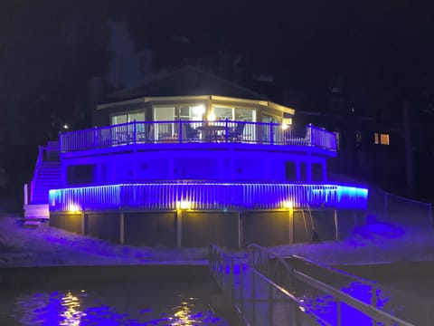 Well inside Captain Ron's no-wake cove at the 34.4 MM. Unique 6-sided room.