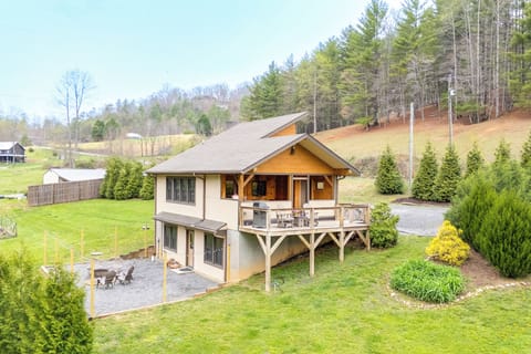 Fletcher Vacation Rental | 1BR | 2BA | 1,200 Sq Ft | Stairs Required