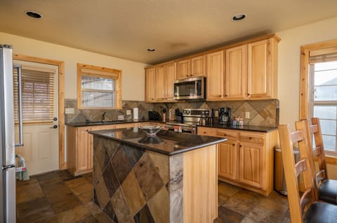This Winter Park area home has stainless steel appliances and granite counter tops.