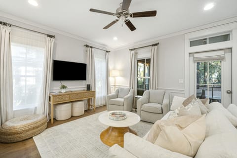 Magnolia Cottages Beach House - Shore Thing