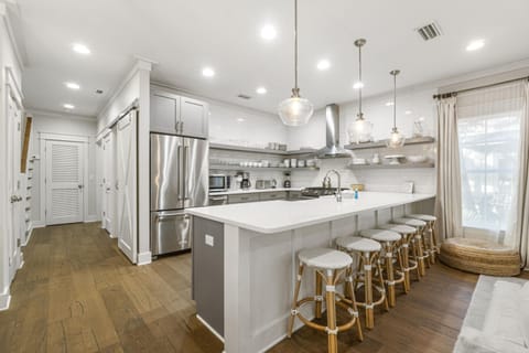 Kitchen with Breakfast Bar