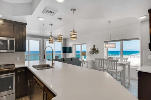 Low Floor 3 Bed, 3 Bath Corner Unit.  The Pearl of PCB!