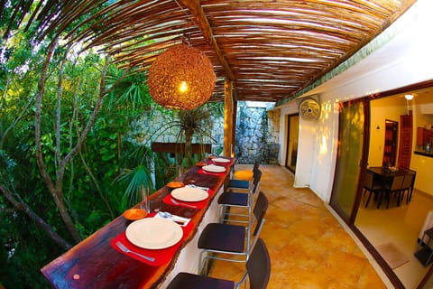 The perfect breakfast with a perfect jungle and cenote view.