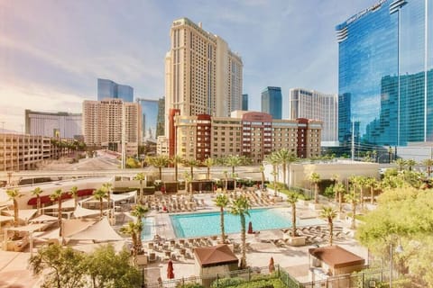 Gorgeous STRIP VIEWS 
