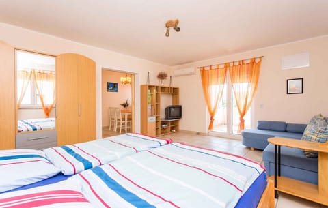 living/bedroom