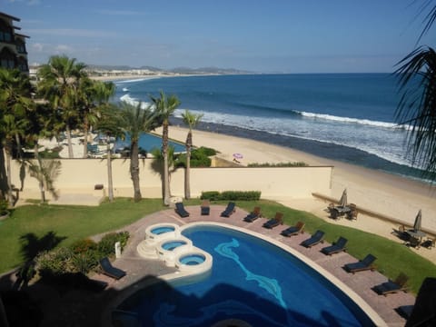 Photo from deck of zippers surf break .