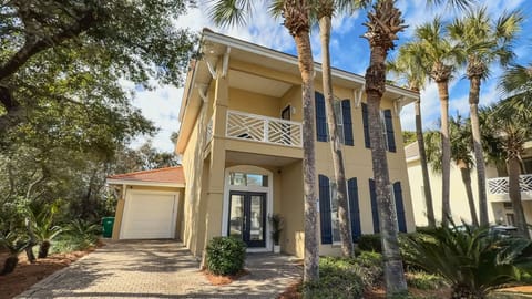 Front of Cayman Casa