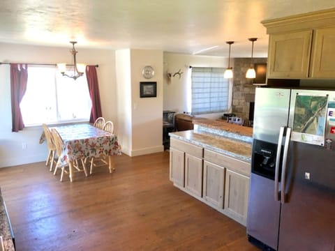 Dining/Kitchen