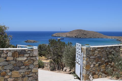 The gated estate - by Delfini Bay
