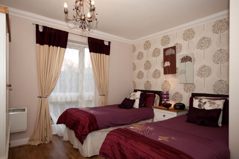 Twin bedroom