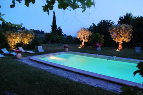 PISCINE NIGHT SEA VIEW