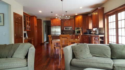 Family room/kitchen
