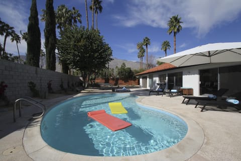 float all day in the saltwater pool