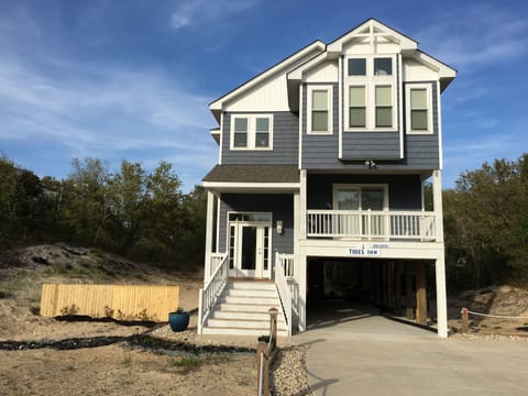 "Tides Inn" front view