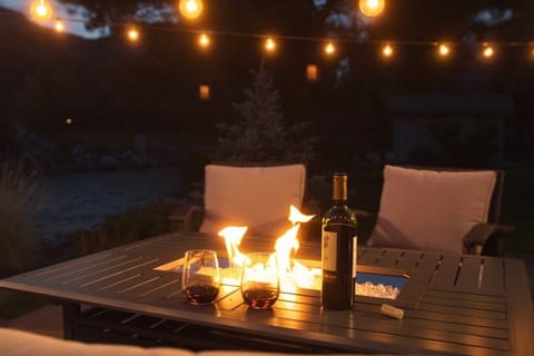 Crystal River Villas outdoor common area firepit