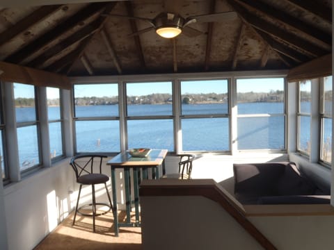 Ten windows in the spectacular "Ship's Bridge" veranda. Surrounded by water!   