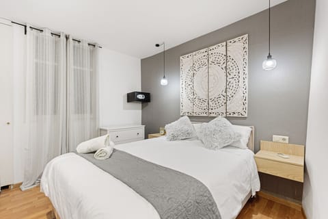 Bedroom with 150cm bed