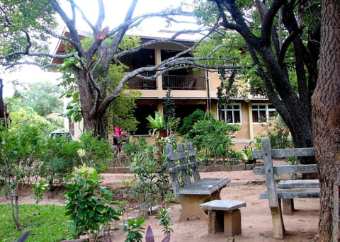 "Upie's Folly" Holiday Bungalow with Rooms to Let