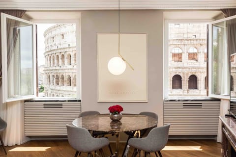 Stunning Colosseum View!