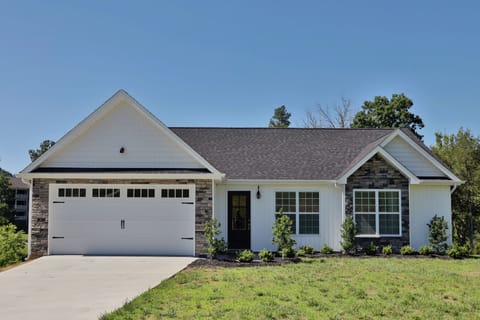 This beautiful lake house sits on Norris Lake near Maynardville, TN