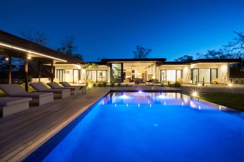 Villa Morabeza - Pool and house
