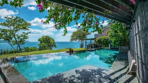 Infinity pool