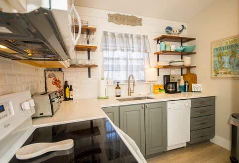 Fully equipped kitchen