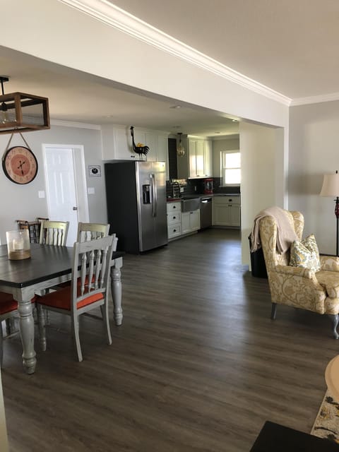 Dining Room looking into Kitchen