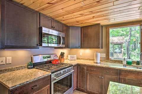 Kitchen | Fully Equipped | Toaster