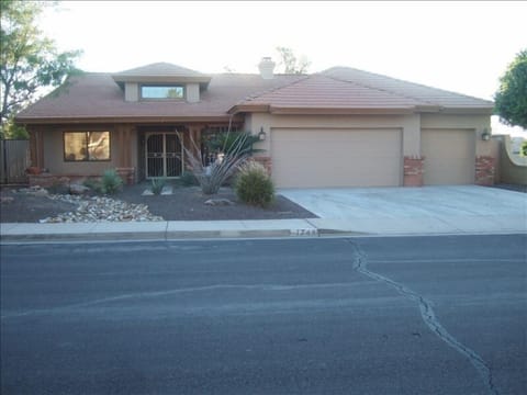Quiet street, 3 car garage, 