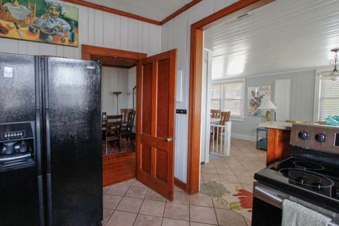 from kitchen leading into breakfast/sunroom